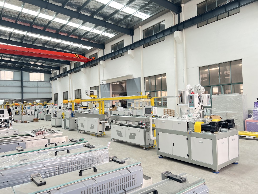 Dual-color 3D printing filament production line